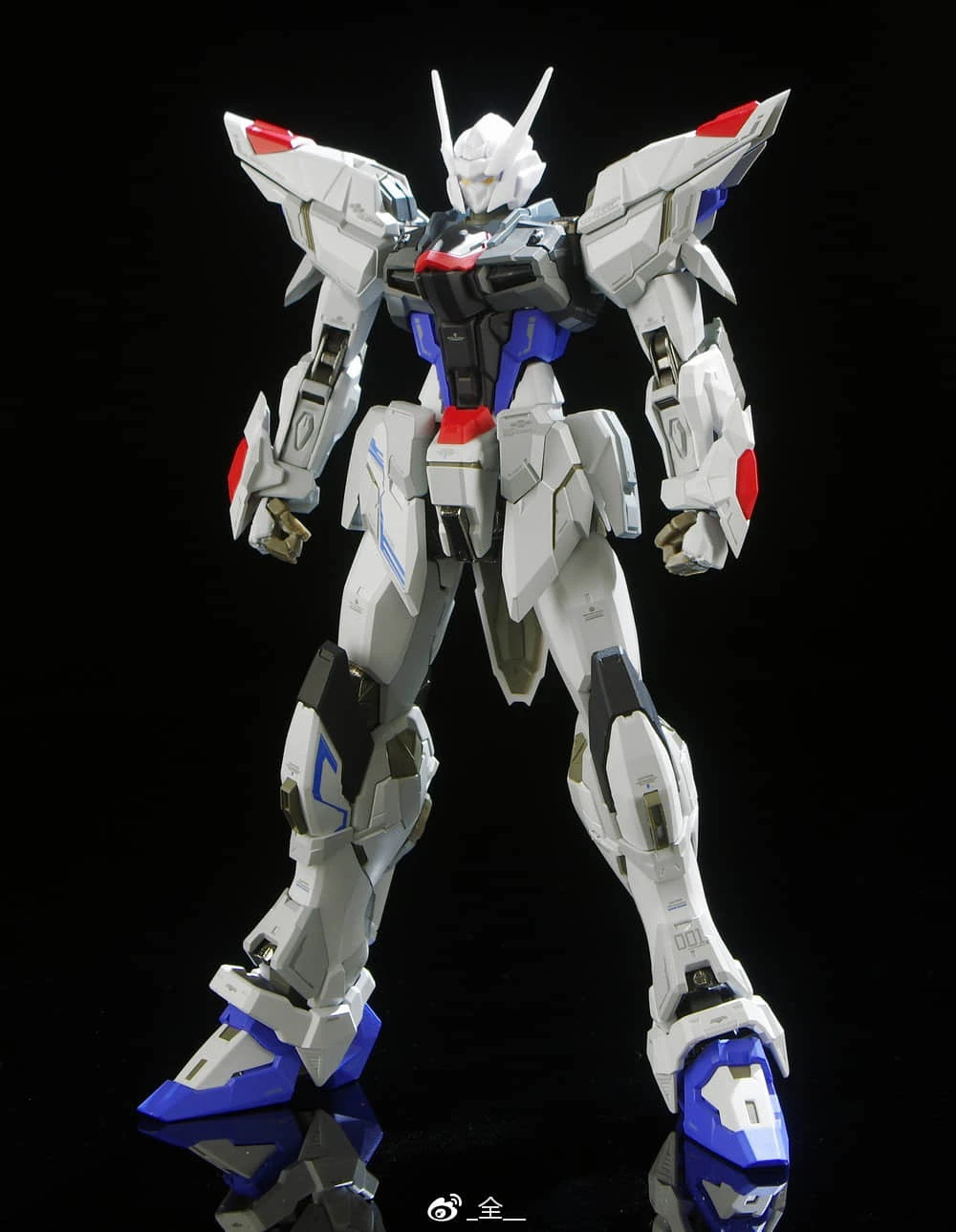 Wuming WMNL NoName 1/100 MG ZGMF-X10A ZGMFX10A Freedom Gundam Version 2.0 9 Wuming WMNL NoName 1/100 MG ZGMF-X10A ZGMFX10A Freedom Gundam Version 2.0 - Image 9
