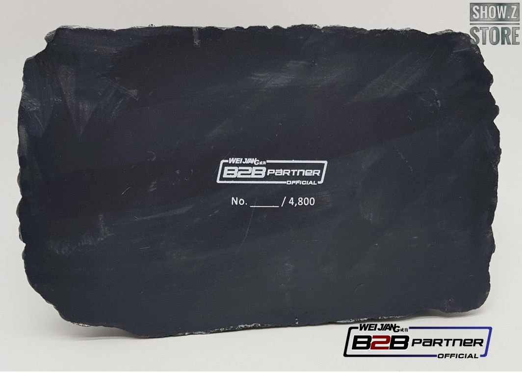 Weijiang MPP-10 Commander Optimus Prime Battle Damaged Oversized Limited Edition W/ Custom Display Base 9 Weijiang MPP-10 Commander Optimus Prime Battle Damaged Oversized Limited Edition W/ Custom Display Base - Image 9