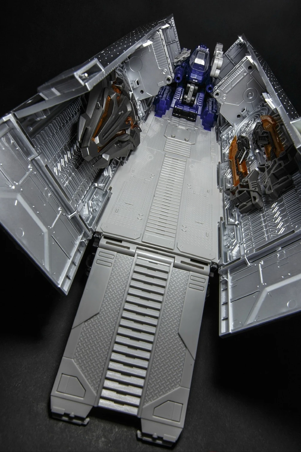 WeiJiang MPP10 Optimus Prime Trailer Oversized 8 WeiJiang MPP10 Optimus Prime Trailer Oversized - Image 8