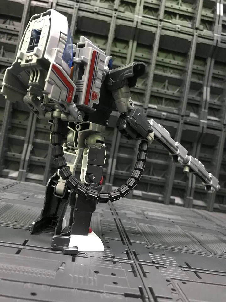 Hasbro PP-27 PP27 Optimal Optimus Power Of Prime Leader Class 3 Hasbro PP-27 PP27 Optimal Optimus Power Of Prime Leader Class - Image 3