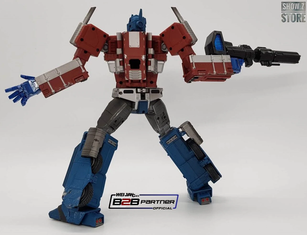 Weijiang MPP-10 Commander Optimus Prime Battle Damaged Oversized Limited Edition W/ Custom Display Base 6 Weijiang MPP-10 Commander Optimus Prime Battle Damaged Oversized Limited Edition W/ Custom Display Base - Image 6