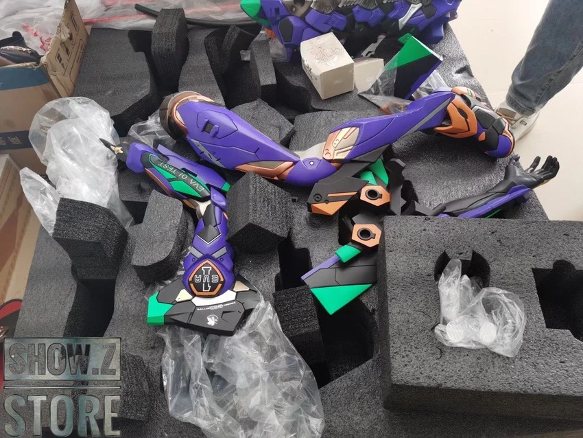 HEAT Studio Custom Made Evangelion Unit 01 Statue 4 HEAT Studio Custom Made Evangelion Unit 01 Statue - Image 4