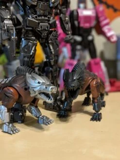 Unique Toys UT Steeljaw For Perukill AOE Lockdown Set Of 2 18 Unique Toys UT Steeljaw For Perukill AOE Lockdown Set Of 2 -Show.Z Toys Deals Store fcc844ab86